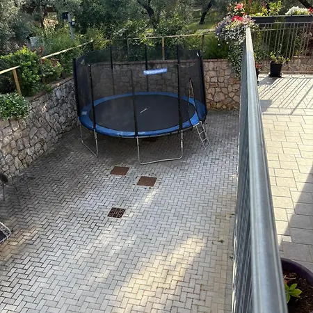 Il Finto Pepe Di Alessia 4*